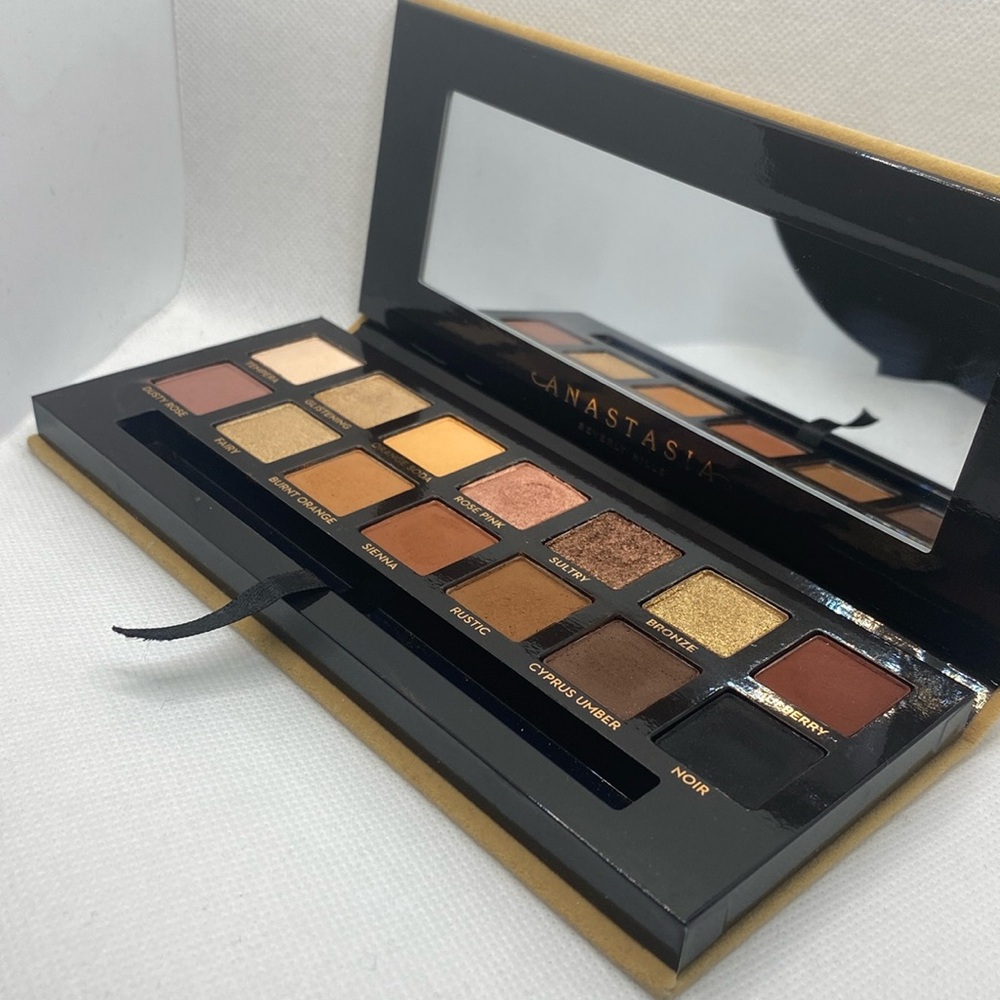 Soft Glam Eyeshadow Palette